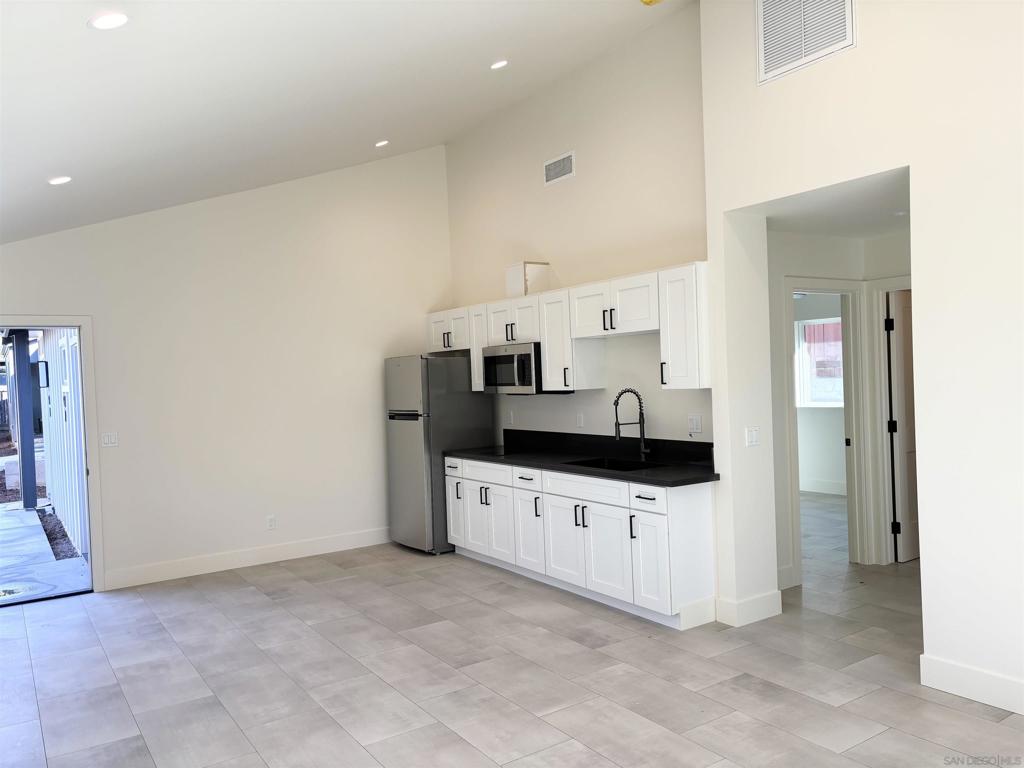 260013330SD Property Photo 16