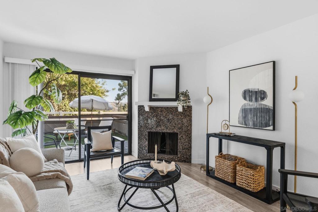 1687 Melrose Ave D Property Photo 1