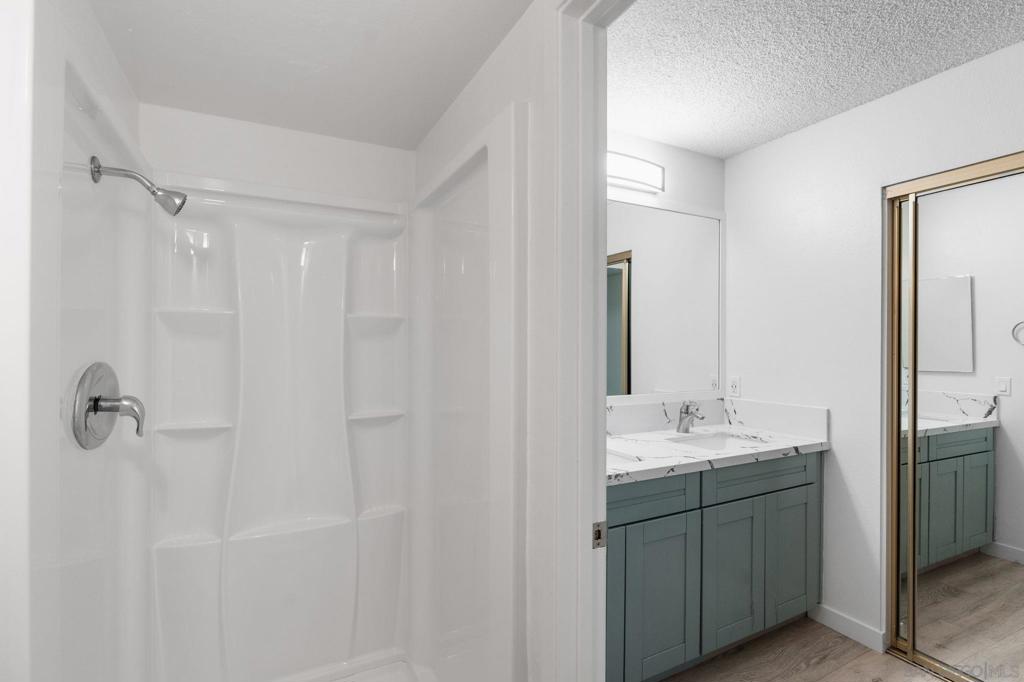 1687 Melrose Ave D Property Photo 9