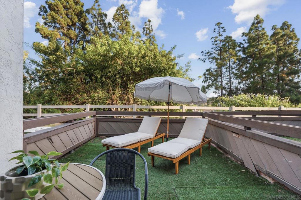 1687 Melrose Ave D Property Photo 13