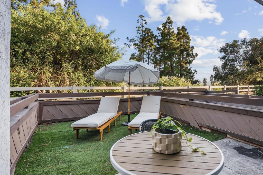 1687 Melrose Ave D Property Photo 14