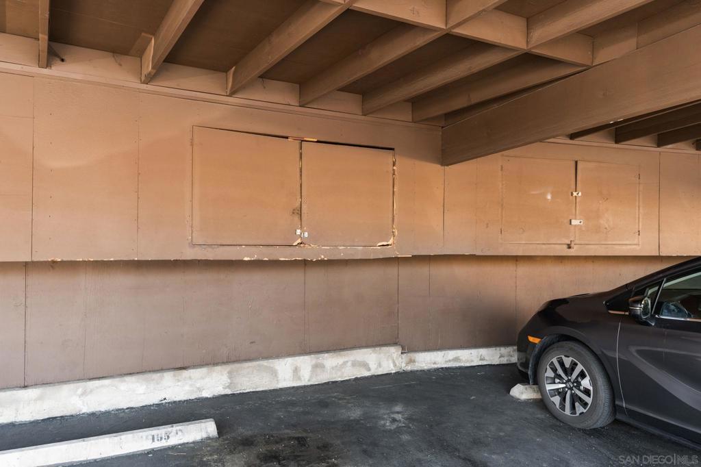 1687 Melrose Ave D Property Photo 16