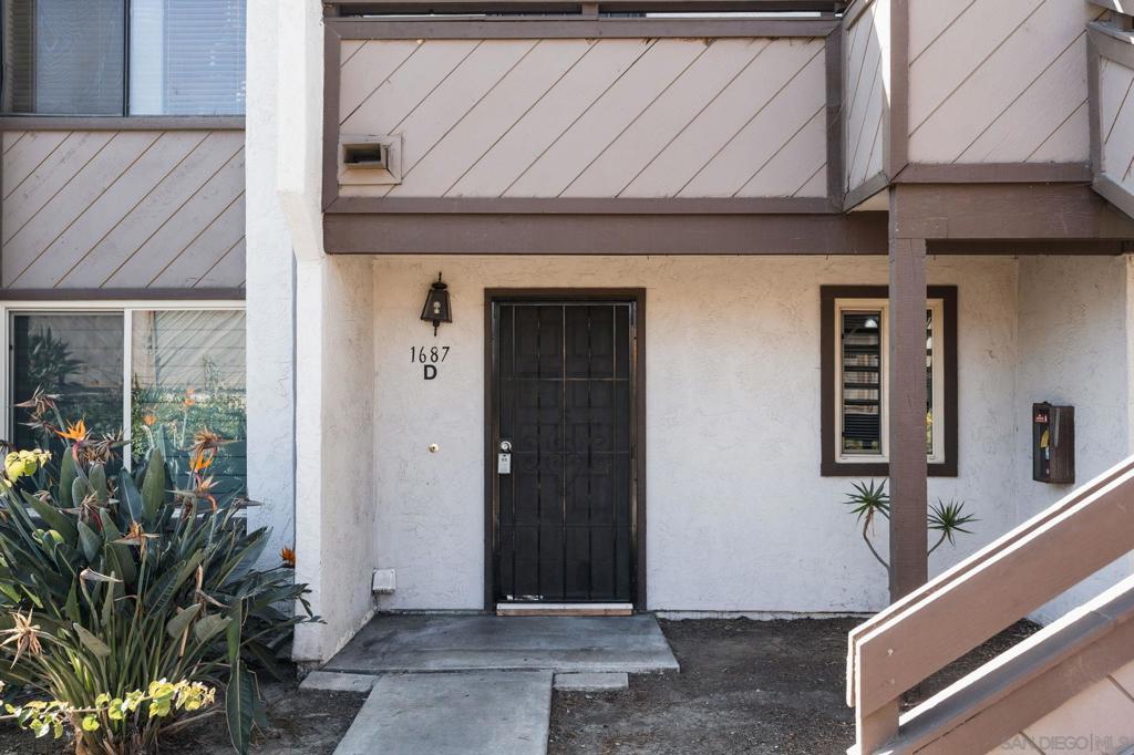 1687 Melrose Ave D Property Photo 21