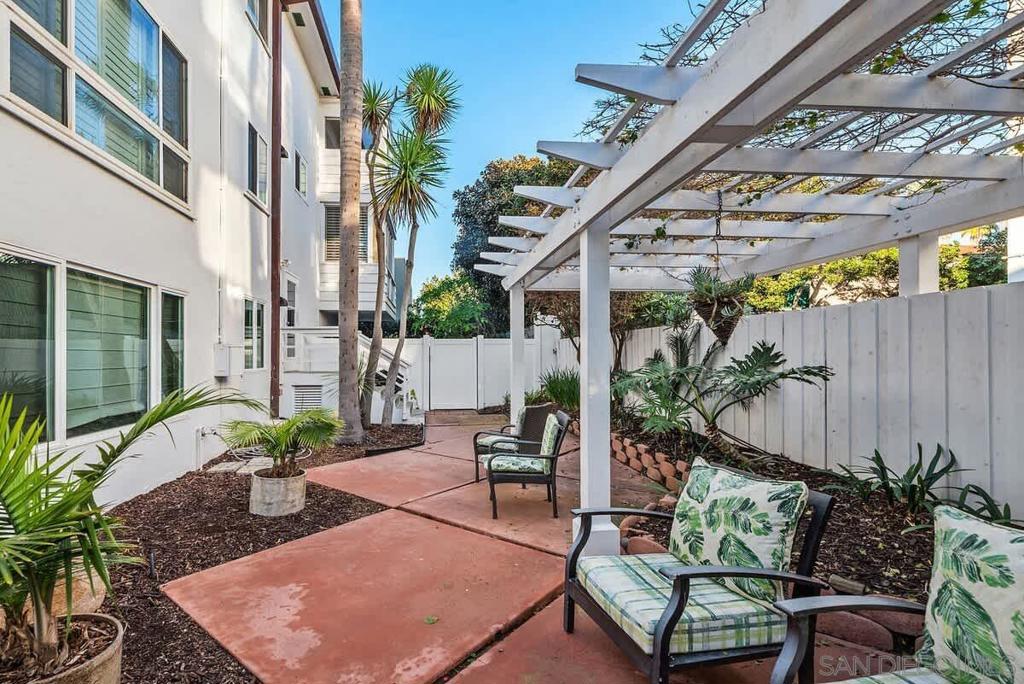 245 Coast D2 Property Photo 25