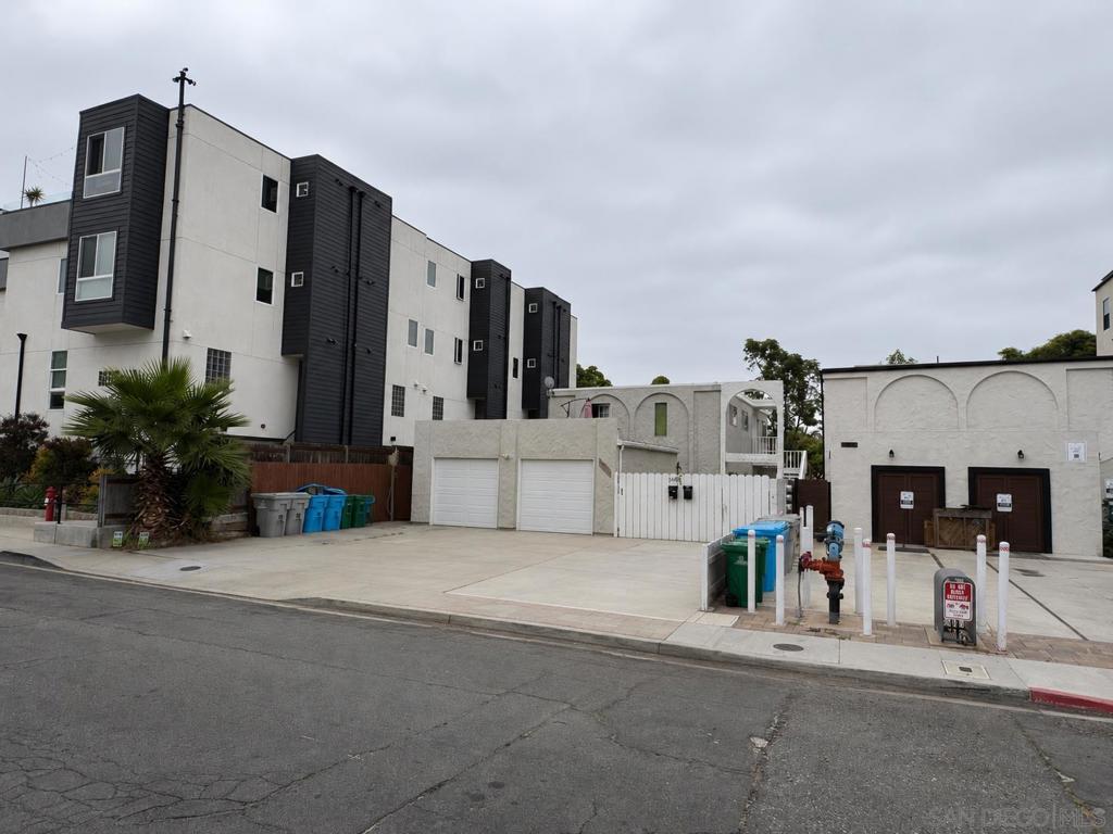 5419 Lauretta St Apt A &b Property Photo 2