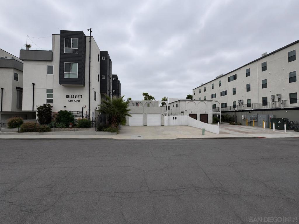5419 Lauretta St Apt A &b Property Photo 6
