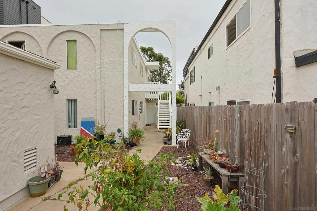 5419 Lauretta St Apt A &b Property Photo 28