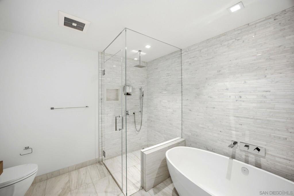 888 W E Street 3904 Property Photo 16