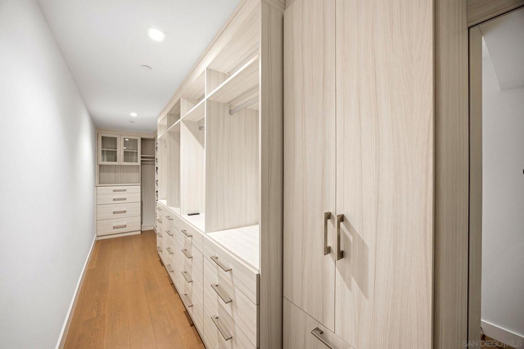 888 W E Street 3904 Property Photo 17