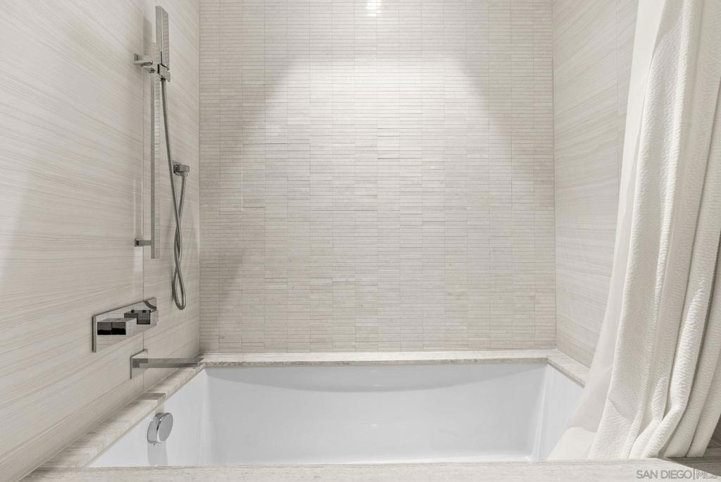 888 W E Street 3904 Property Photo 26