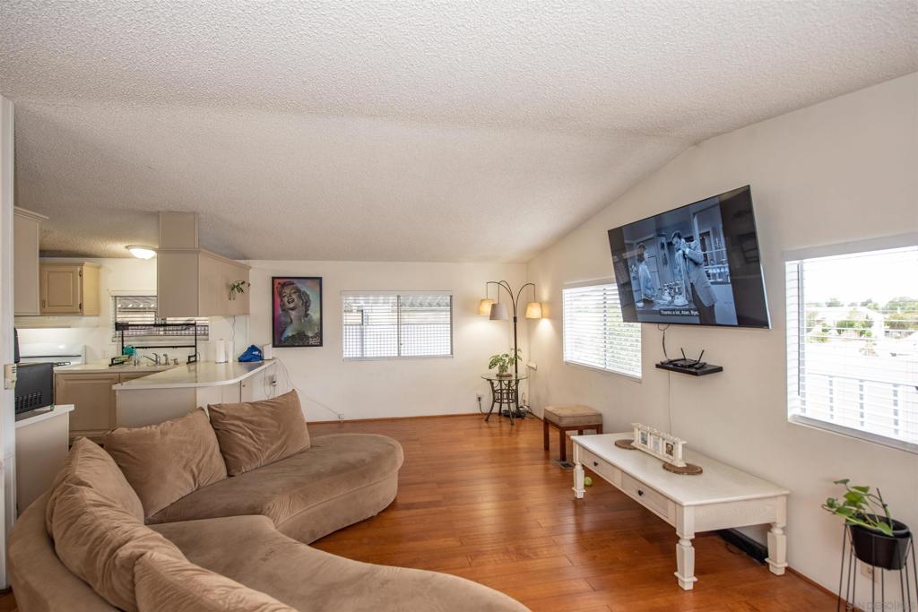 1285 E Washington Ave 113 Property Photo 6