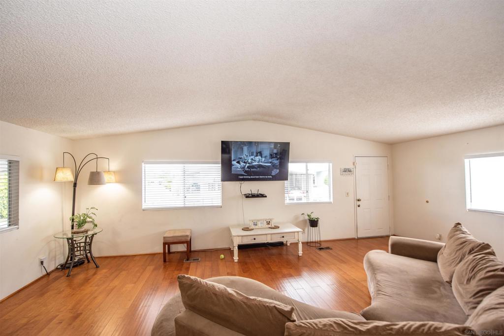 1285 E Washington Ave 113 Property Photo 7