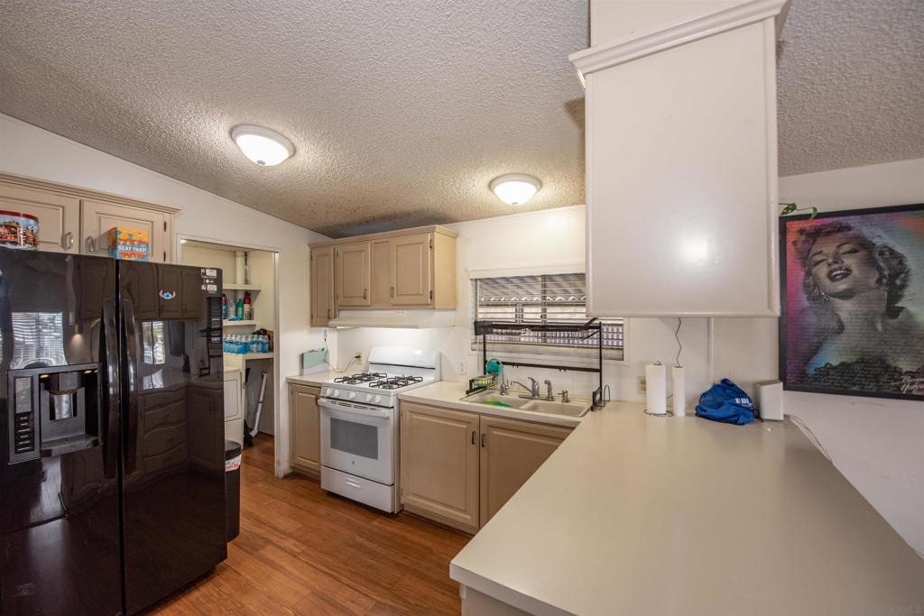 1285 E Washington Ave 113 Property Photo 11