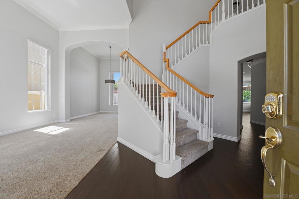 25331 Chesterfield Ln Property Photo 4