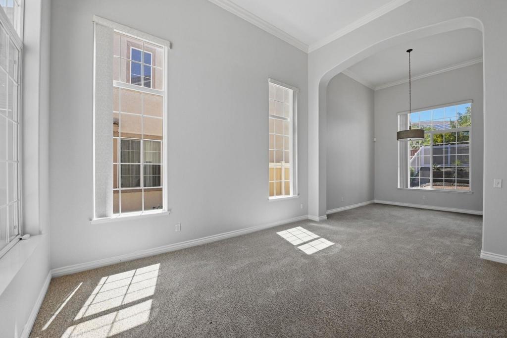 25331 Chesterfield Ln Property Photo 5