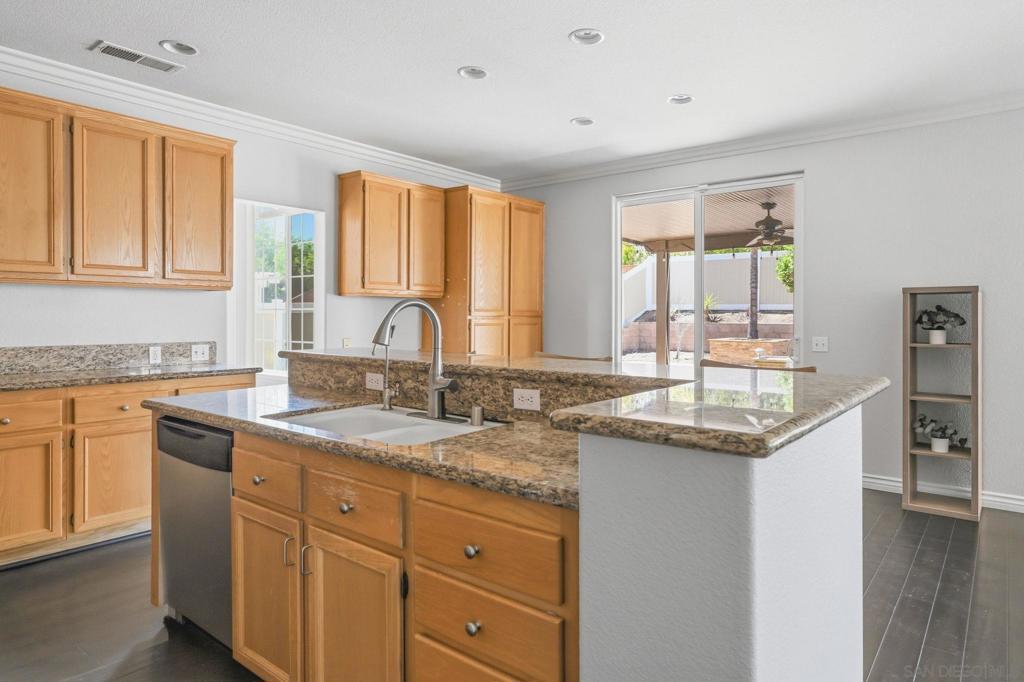 25331 Chesterfield Ln Property Photo 16