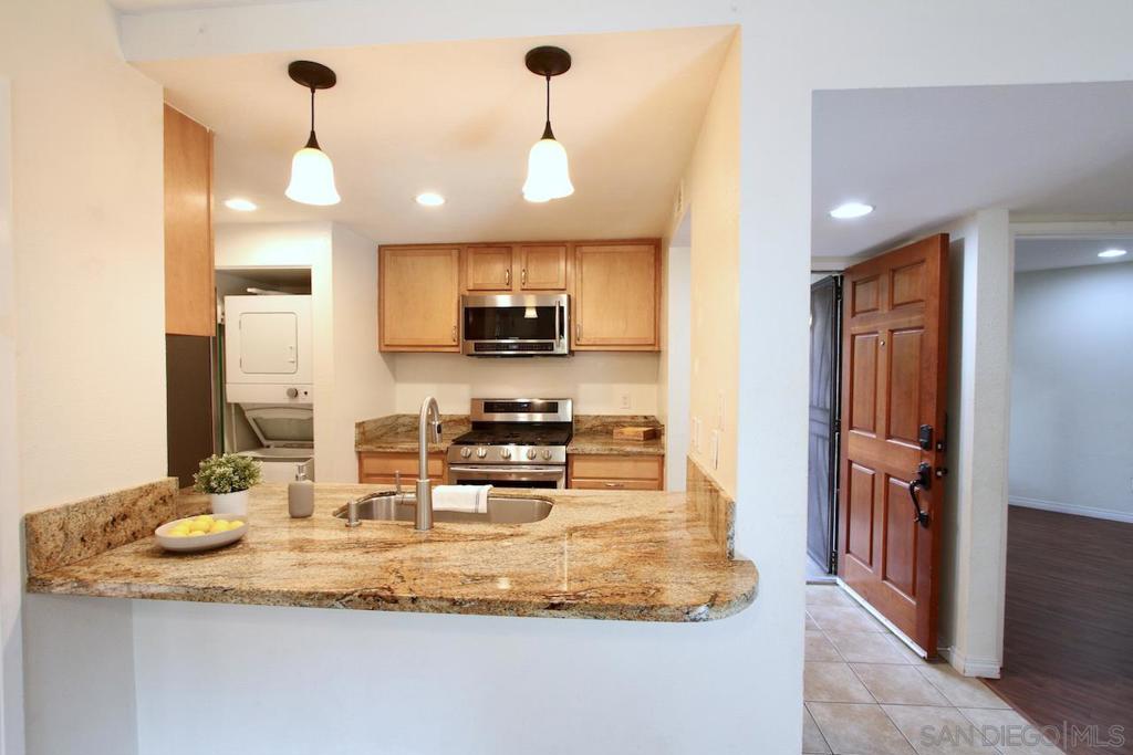 3021 Golden Oak Way Property Photo 1