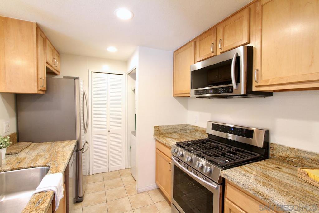 3021 Golden Oak Way Property Photo 4