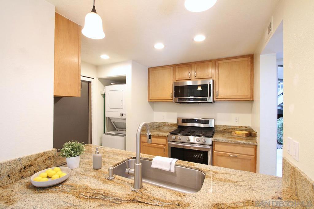3021 Golden Oak Way Property Photo 5