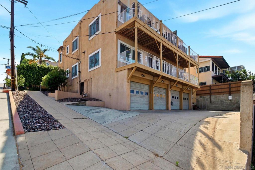 3062 68 Columbia St Property Photo 7