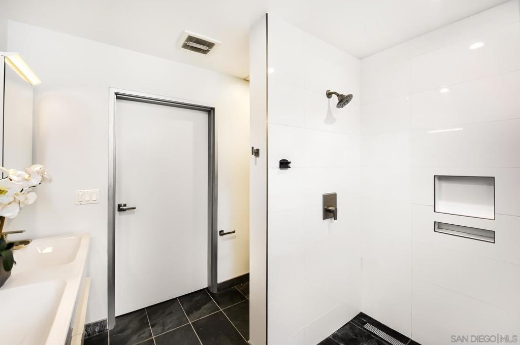 5725 Soledad Mountain Property Photo 48