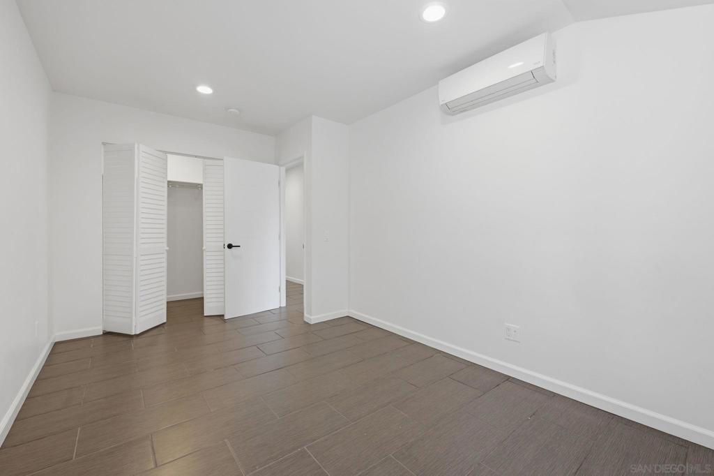 6463 Estrella Ave Property Photo 17