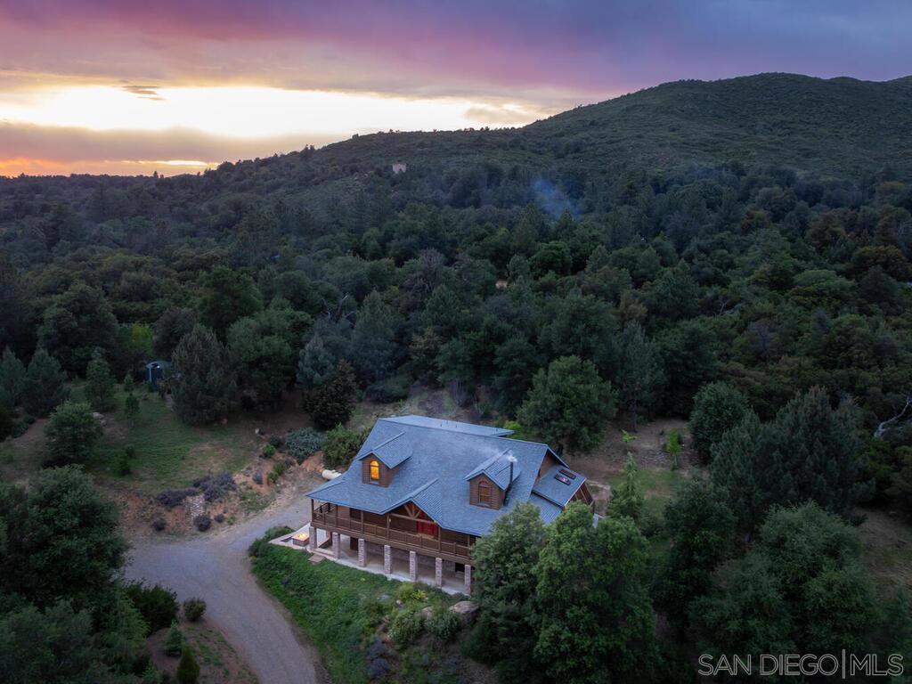 1068 W Incense Cedar Road Property Photo 4