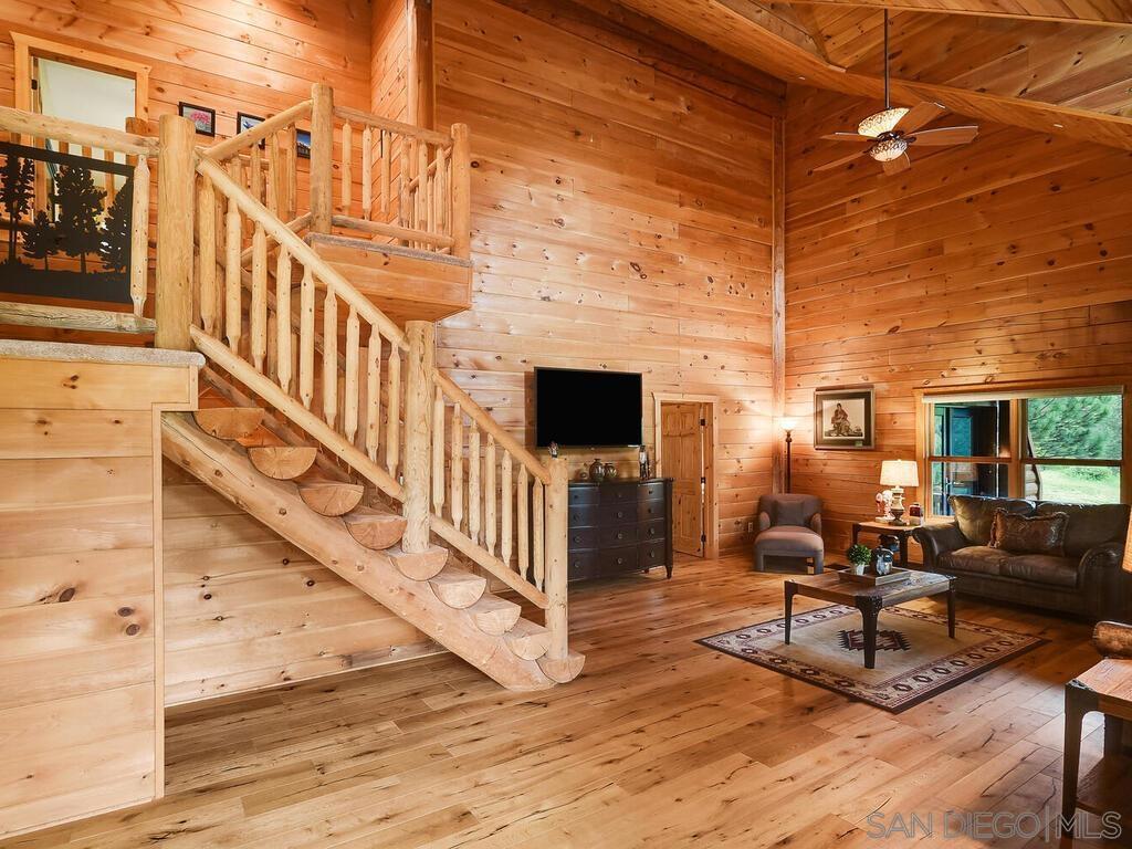 1068 W Incense Cedar Road Property Photo 7