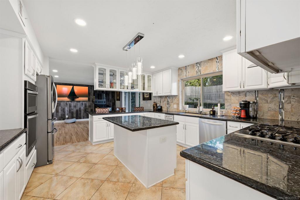 3025 Chicago Property Photo 2