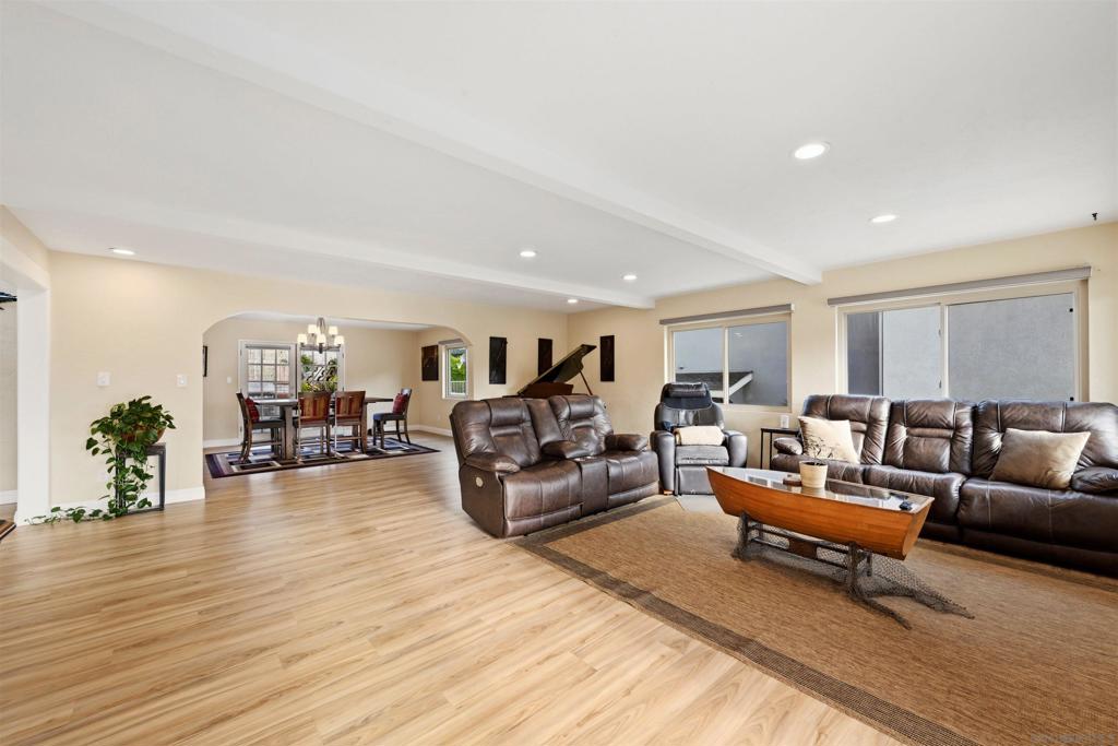 3025 Chicago Property Photo 5