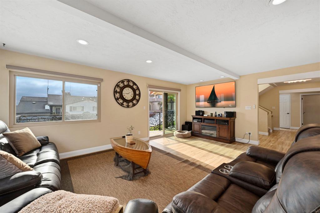 3025 Chicago Property Photo 6