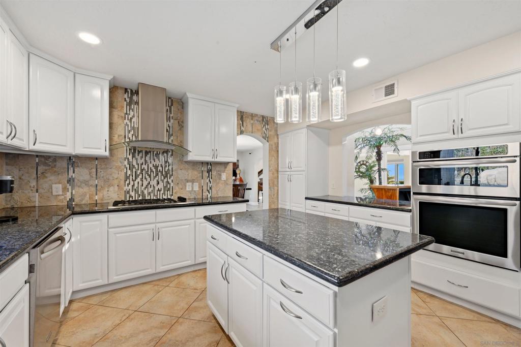 3025 Chicago Property Photo 8