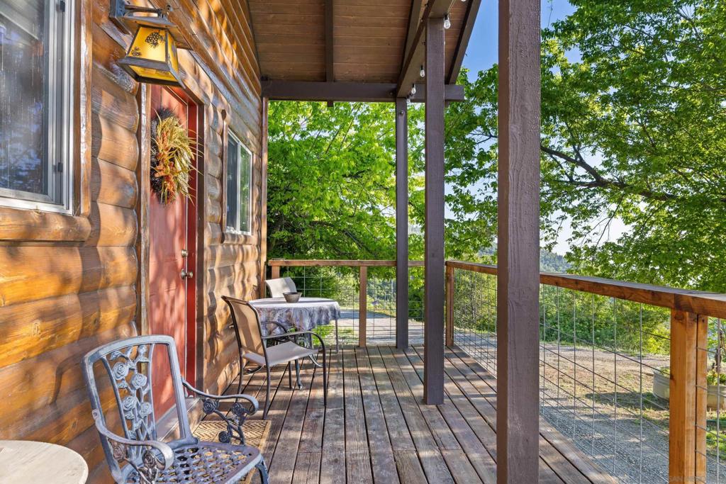 Highway 79 Property Photo 6