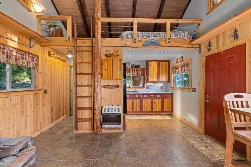 Highway 79 Property Photo 10
