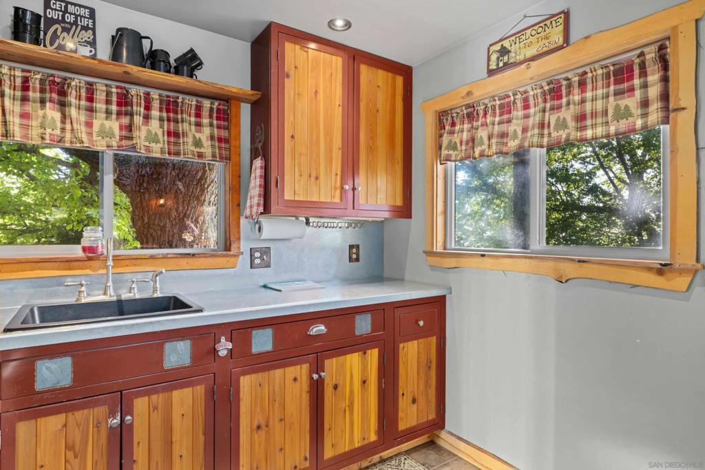 Highway 79 Property Photo 11