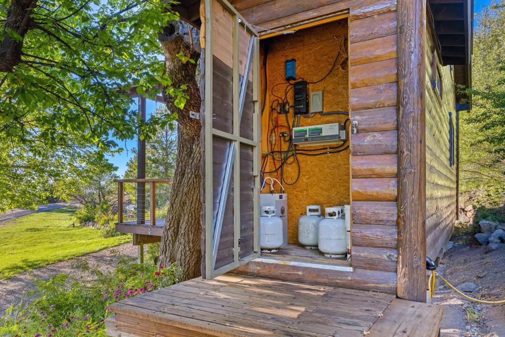 Highway 79 Property Photo 20