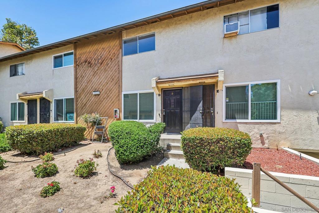 3631 Lemona Avenue D Property Photo 1