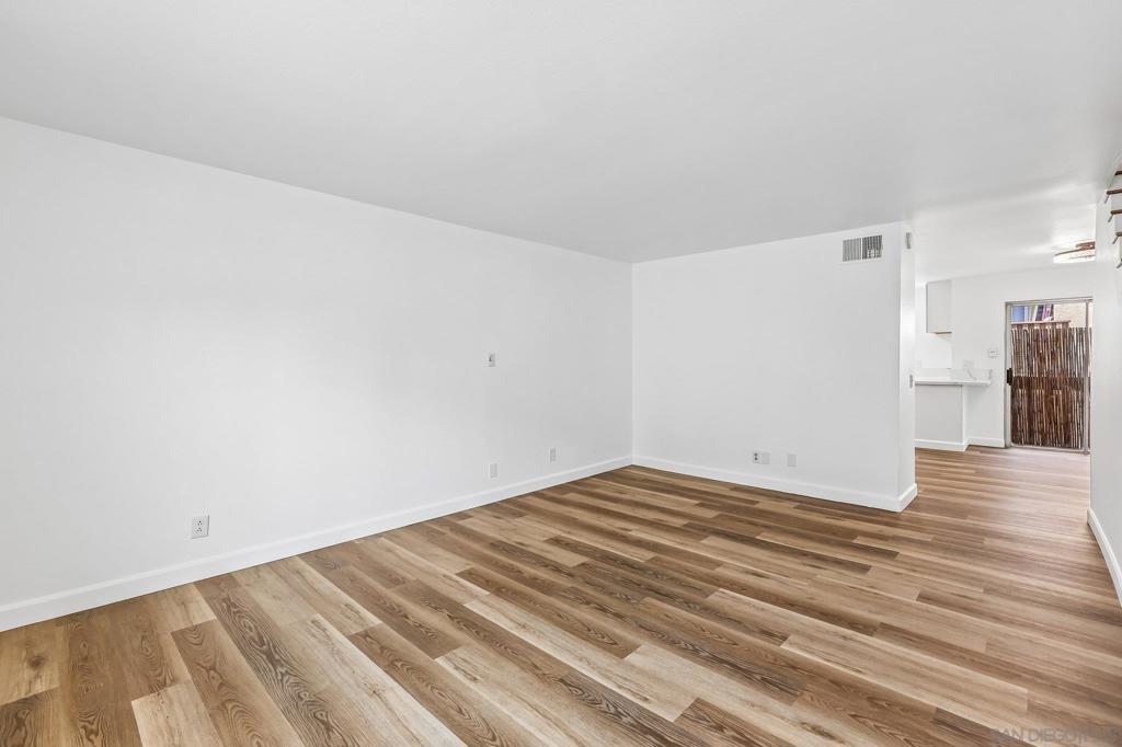 3631 Lemona Avenue D Property Photo 7