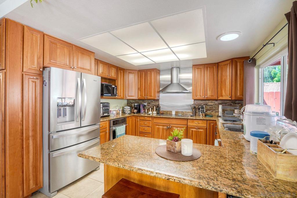 12543 Via Diego Property Photo 2