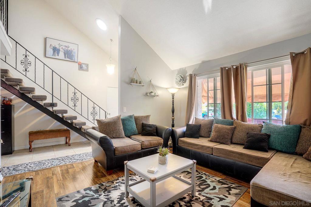 12543 Via Diego Property Photo 7