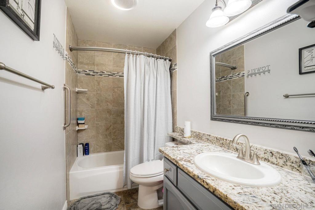 12543 Via Diego Property Photo 11