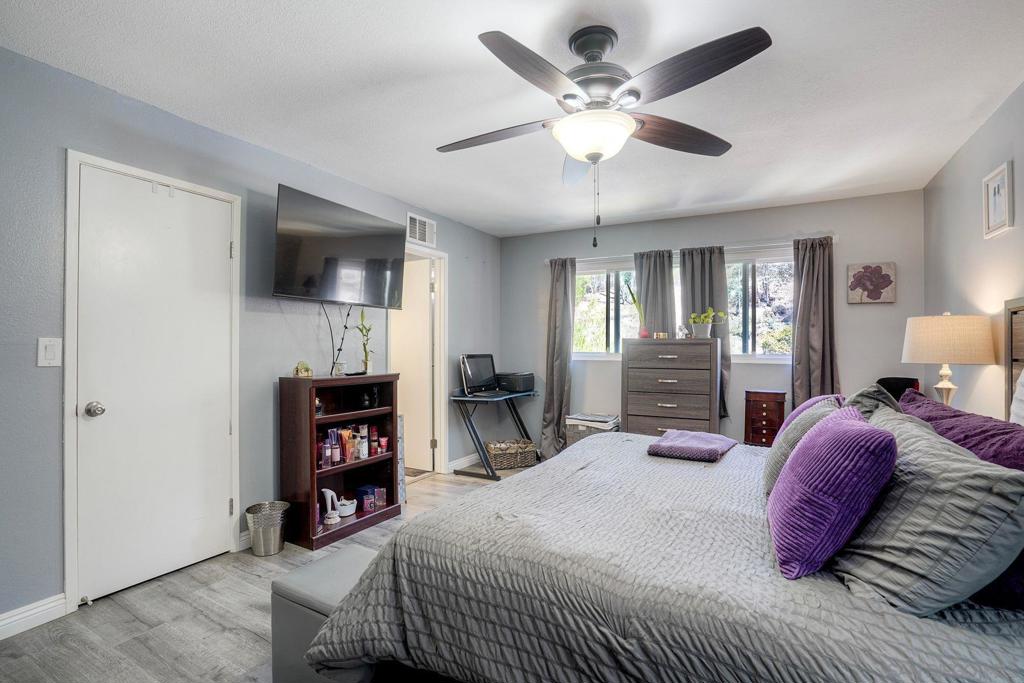 12543 Via Diego Property Photo 13