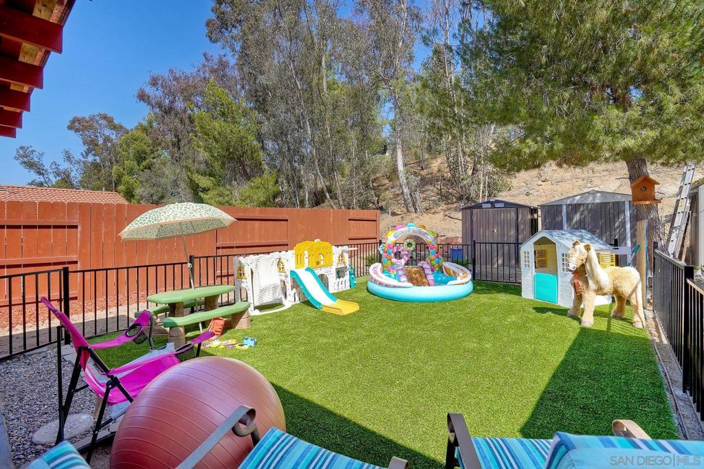 12543 Via Diego Property Photo 18