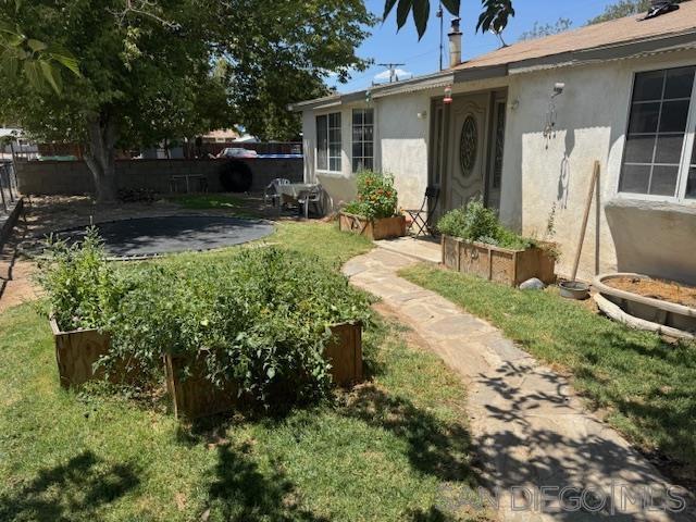 44622 Holtville Ave Property Photo 3
