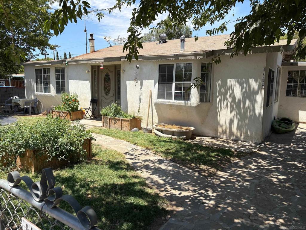 44622 Holtville Ave Property Photo 5