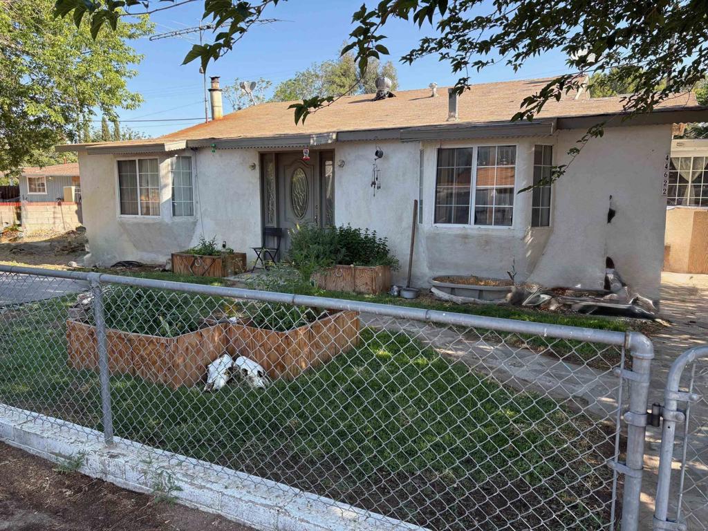 44622 Holtville Ave Property Photo 7