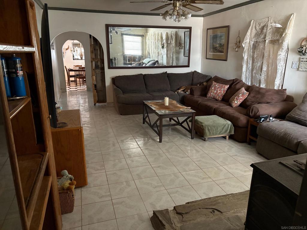 44622 Holtville Ave Property Photo 11