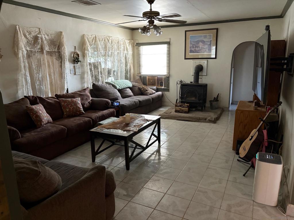44622 Holtville Ave Property Photo 12