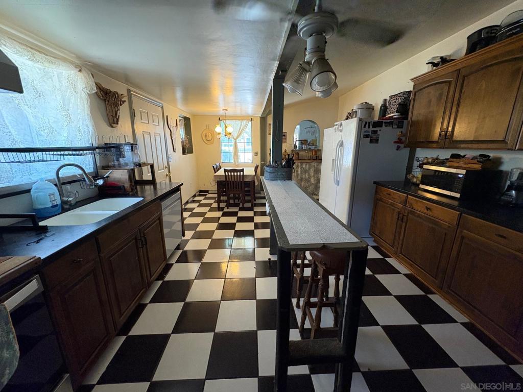 44622 Holtville Ave Property Photo 15