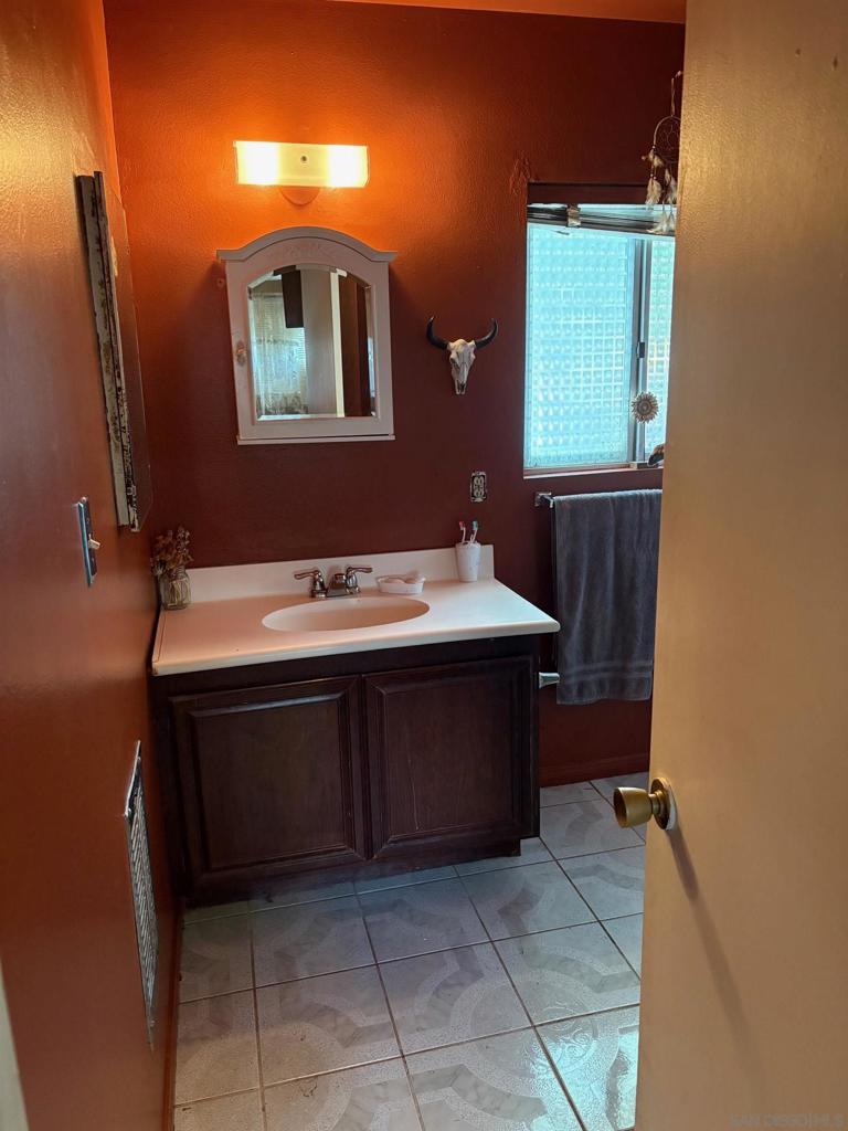 44622 Holtville Ave Property Photo 22